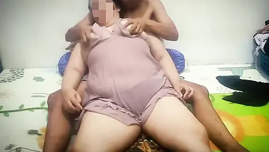 Sally çok etkilendi. Vücudu o kadar boktan ki şımartılmak istiyor