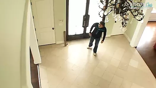 Üvey erkek kardeşim yarağını amcığıma sokuyor