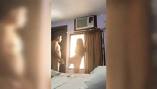 Onun içine boşalmasını seviyorum