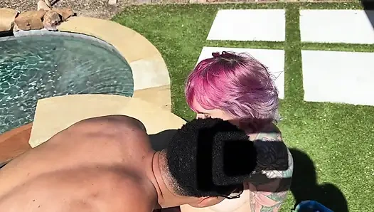 Alternativa milf follada en la piscina por bbc