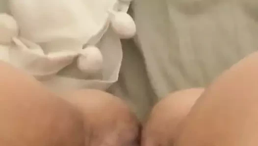 Büyük kıllı etli kedi labia bbw oynama ile ona ıslak am