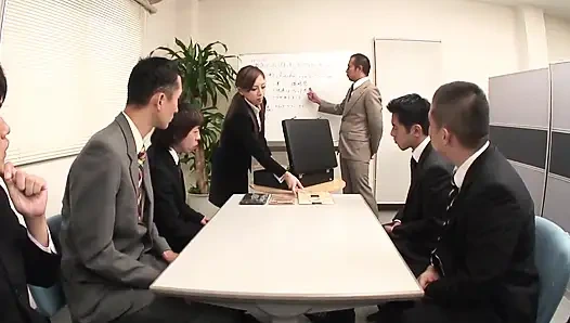 Ofis sürtükleri için can atılan bir sikiş alıyor