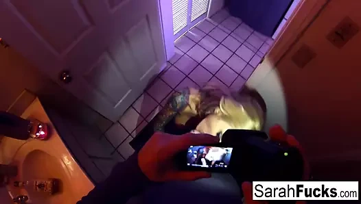 Porno yıldızı sarah jessie verir bir bj içinde the banyo