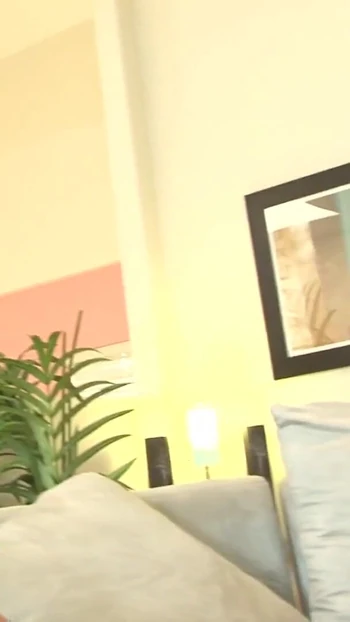 Ключевой момент из "Счастливый чувак получает, чтобы трахнуть рот и киску этой горячей тинки"