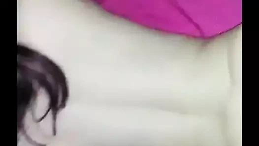 Ben ve genç karım düğün gecemizde.