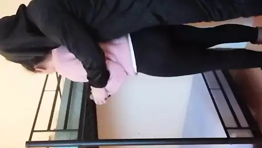 Bağlı ve aşağılanmış