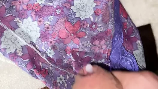 Cumming üzerinde kız adım anne külot (güzel yük)