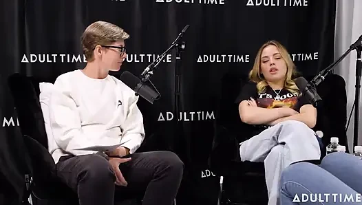 Gizelle Blanco ve Anna Claire Feromonları Bulutlar, Makaslama ve Çalı | Adult Time Podcast