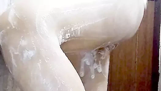 Aunty banyo ile sıcak vücut