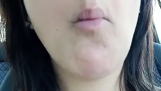 Halka açık bir yere park ederken chew bubblegum- tavşan looner