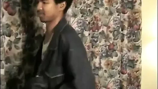 Deliğini sikmek için oğlanı çevir