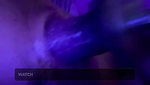 Fahişeler ıslak amcık makinesi dev dildoyla sikiliyor