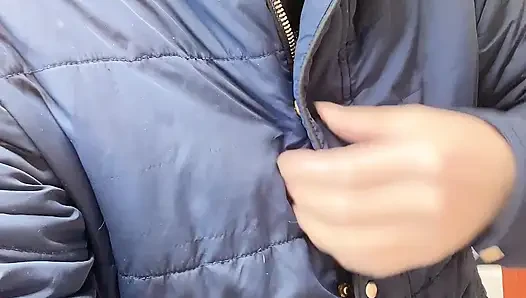 Islak Amcık Minyon Asyalının Içine Seksi Işiyor