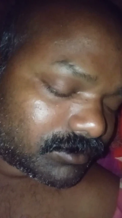 Üvey kardeşim beni sikmek için peşimdeydi, sonunda sikilmek zorunda kaldım. | Klip 2