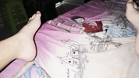 Kolombiyalı bekar anne mastürbasyon yapıyor, ta ki büyük bir orgazm olana kadar