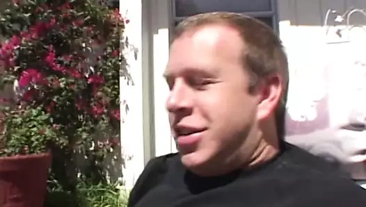 Güzel horoz emme sarışın ile harika memeler gets ayak yaladı