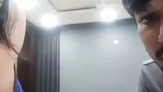 Hint eş verir handjob ve berbat çük canlı üzerinde tango