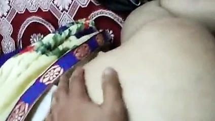 Bhabhi sert sikme sağladım içeride