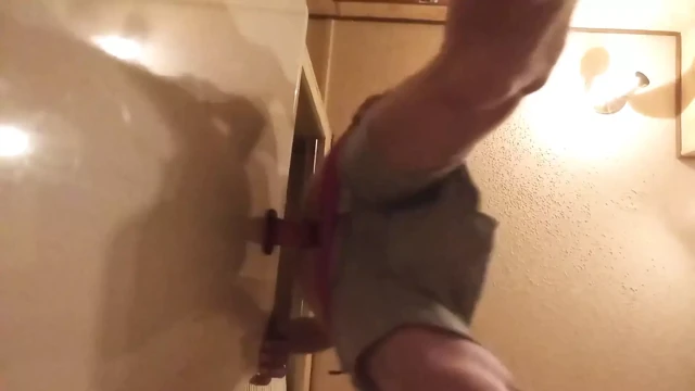Kurutucu dildoya biniyor