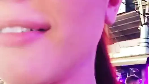 Benimle sohbet et gibi