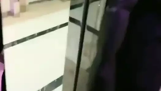 ktv odasında eğlenmek