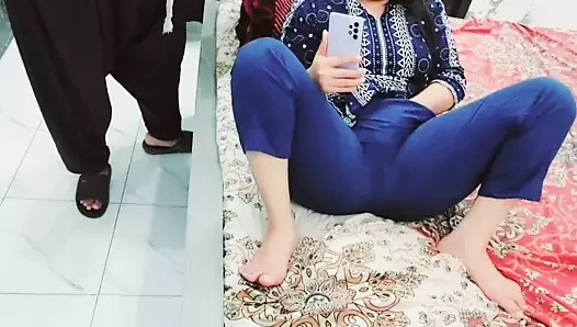 Üvey kardeş seyretme porno üzerinde mobile yakalandı ve becerdin tarafından üvey kardeş ile hindi audio