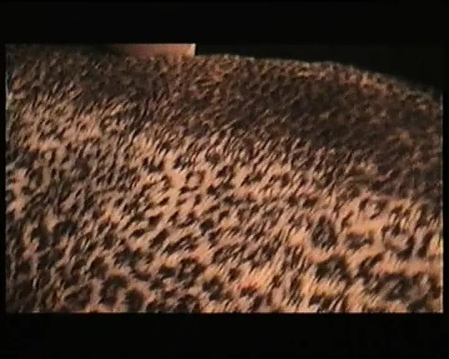 Bu retro orta yaşlı seksi kadını sikişirken izleme