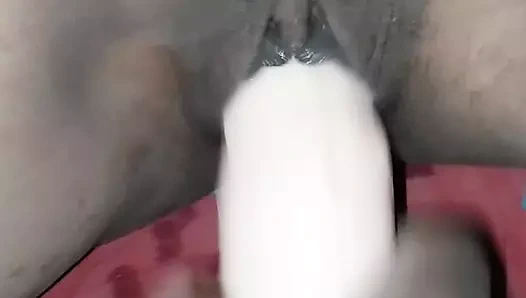 Desi squirts itibaren 8 inç yapay penis