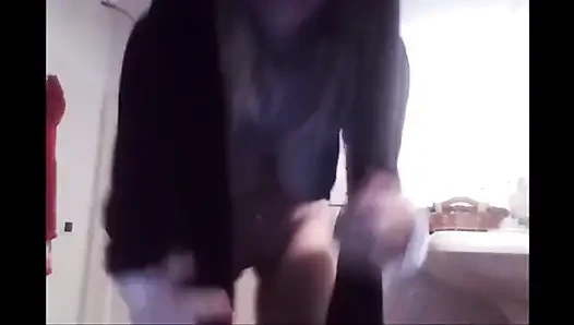 Rahibe geri döndü! Sana gösterecek bir şey var