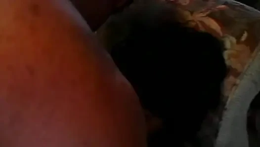 Güzel sürtük yoğun anal seksten sonra yüzüne boşalıyor