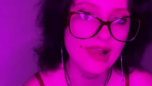 Bak nasıl dans ediyorum, vücudumu nasıl gösteriyorum, beni istiyor musun? 😏