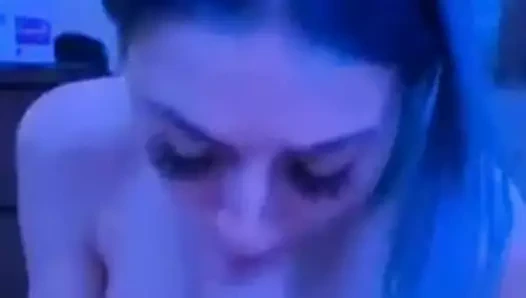 Yaramaz mavi ışık emmek ve lavabo