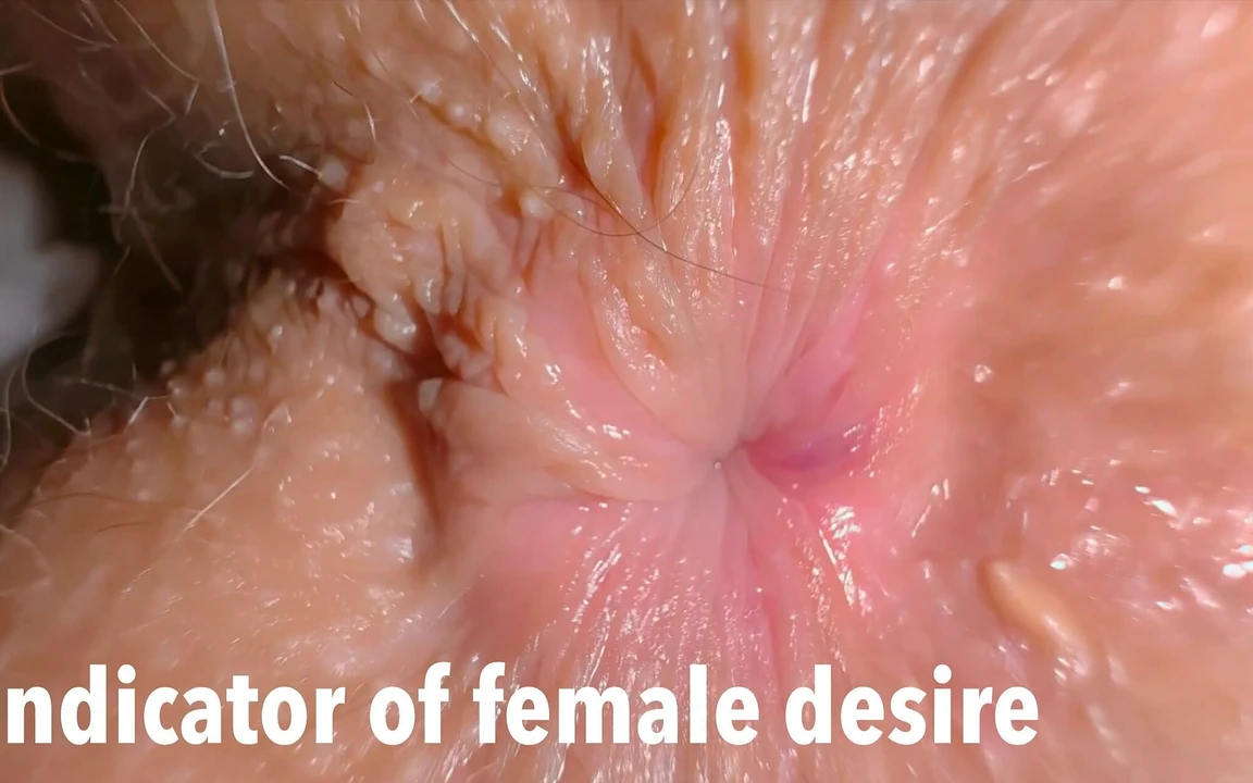 Когда моя подруга подмигивает крупным планом с ее очко на моей камере, это означает, что она хочет немного траха