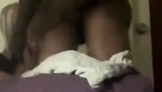 Kocası Işteyken Orta Yaşlı Seksi Kadın Sikiliyor