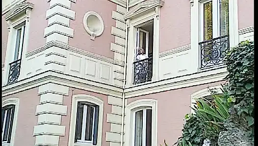 Büyük Memeli Yaramaz Hemşire Hasta Tarafından Kanepede Sikiliyor - Sarışın Güzellik Sakso!