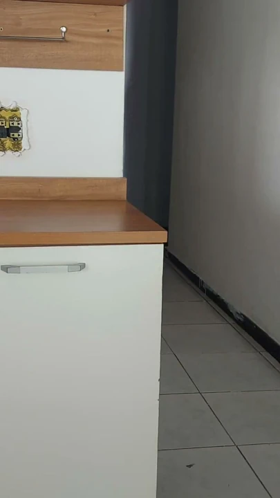 riskli seks, kocam duştaydı ve onun en iyi arkadaşıyla seviştim, neredeyse yakalanıyorduk. | Bölüm 1