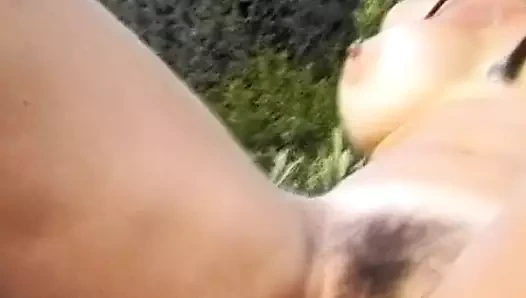 Kıllı olgun havuz kenarında kalın bir çük alır