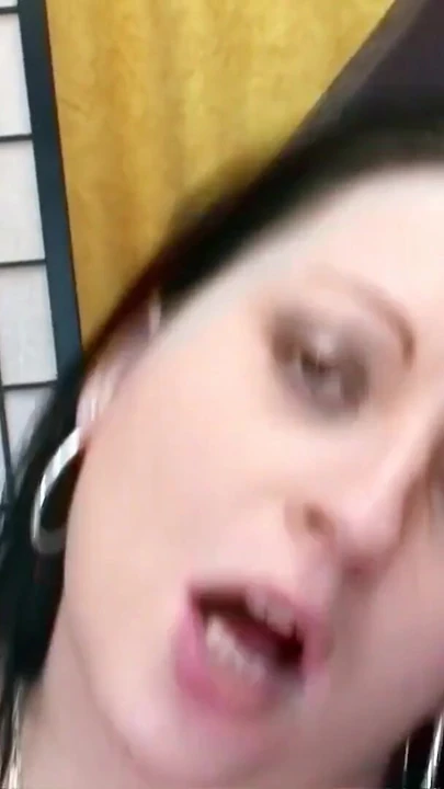 Tombul busty adım anne kendi üvey oğlu tarafından tabu sikme baştan | Klip 2