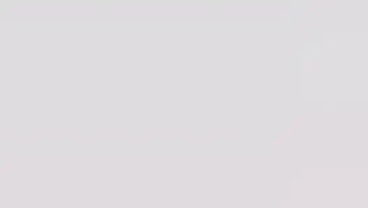 Büyük götlü kız arkadaş klitoristen zevk aldığında yumuşak hareket ediyor