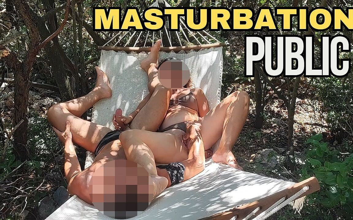 Öğretmen fışkırtıyor! Parkta parmaklarken/mastürbasyon yaparken yakalandı! Hamak üzerine boşalma! - Misscreamy