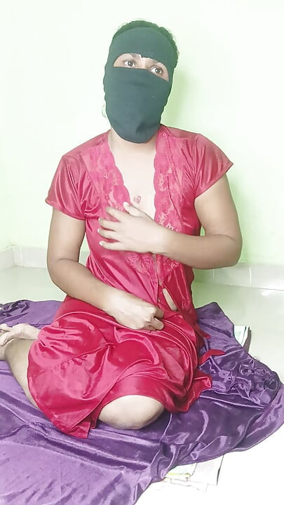 Tamil kız salatalık kullanarak tam gazda