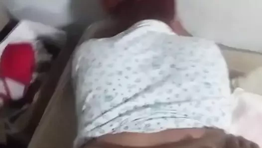 Üvey annemin sevgilisi fışkırtıyor.