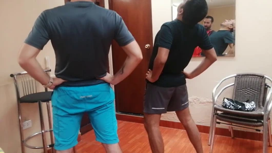 EĞITIME GITMEK IÇIN BIR ARKADAŞ ARAMAYA GELIYOR