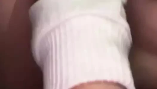 Amcığını gösteriyor