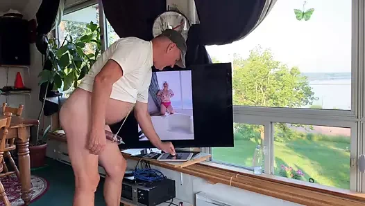 Sarah yanıp sönmeyi sever!