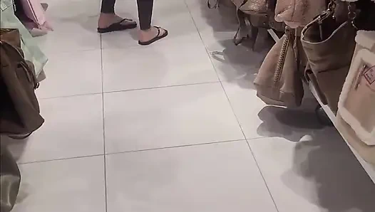 Alışveriş yaptıktan ve bazı yeni döllenmeler yaptıktan sonra, bana göt yalama ve prostat masajı yapmak istedi