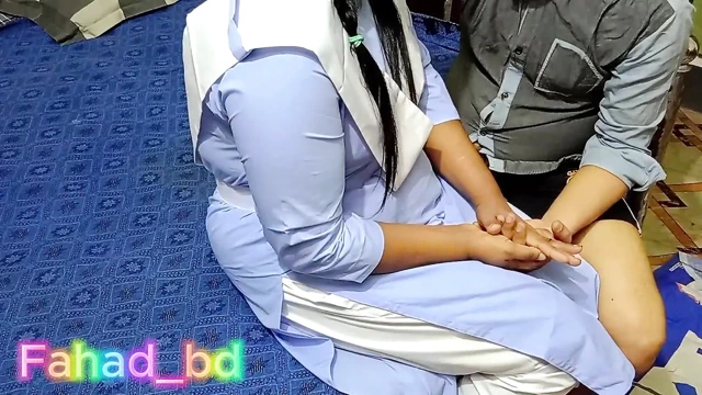 Hintli üvey erkek kardeş bana seks ahhh ile sikişmeyi öğretiyor - 1