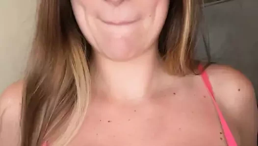 Seksi İngiliz orta yaşlı seksi kadın edepsizce konuşuyor