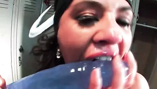 Charley kovalamak ayak &amp; dağınık oyuncak emme