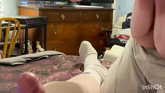 Üvey anne fındıklarını emmeyi seviyor